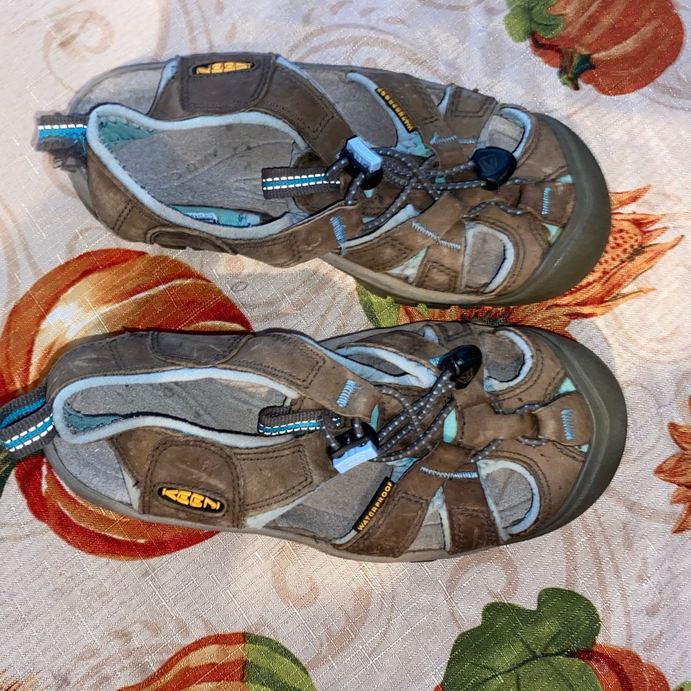 Keen shoes size 5
